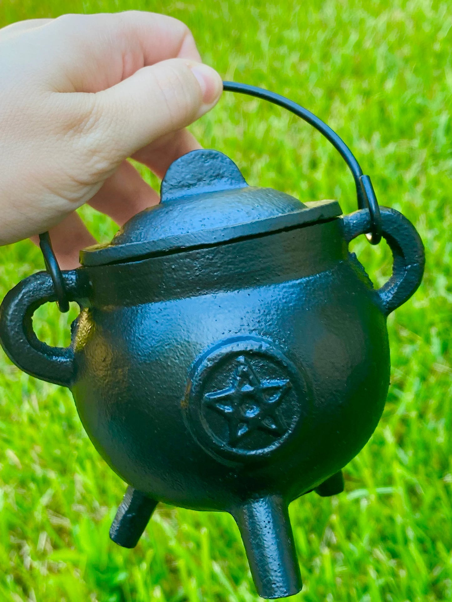 4.5" Cast Iron Cauldron : Pentagram