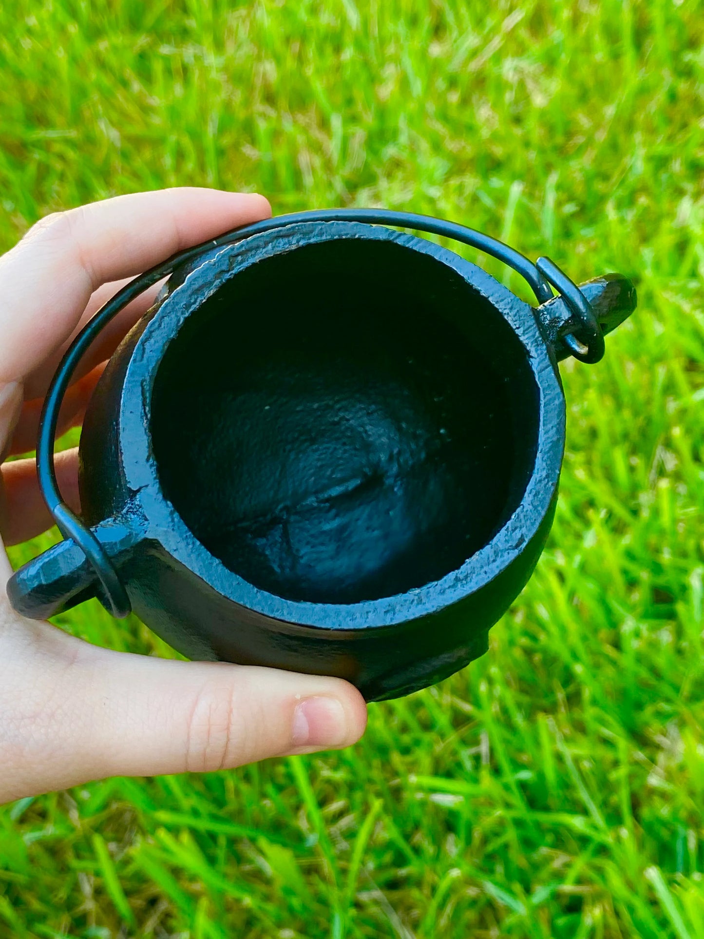4.5" Cast Iron Cauldron : Pentagram